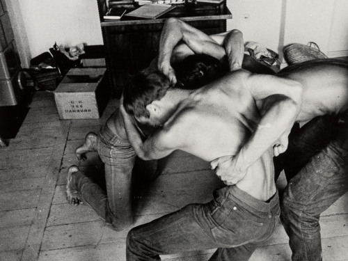 c86: Photography by Will McBrideStoffie and friends wrestling in Jon’s room, Berlin, 1959Daniel Smok