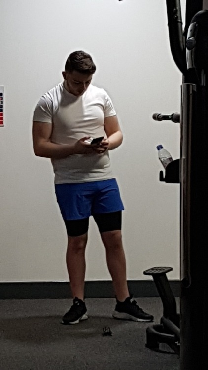 lucydonaghan: This lovely chunky boy goes to my gym; he always wears the tighest white tees. Love wa