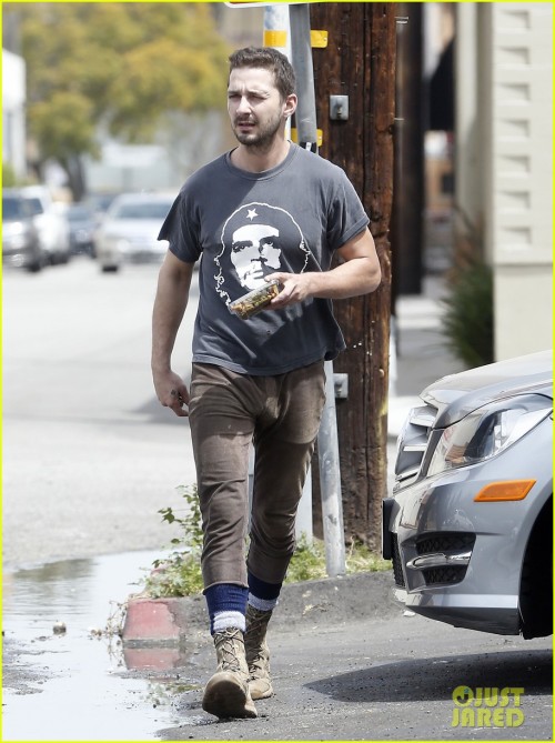 guys-with-bulges:  Shia LaBulge. To see the entire set of bulge photos click here.