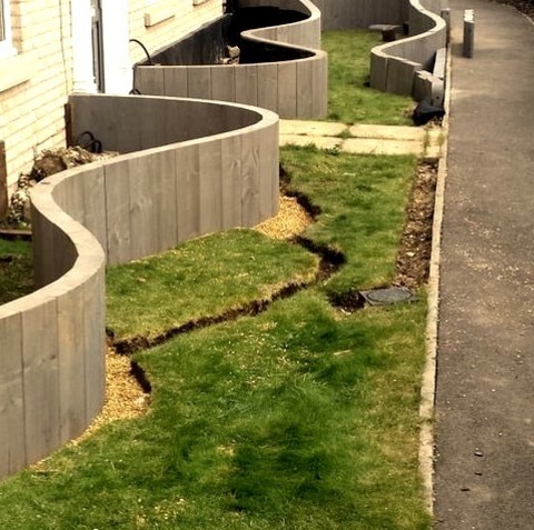 Landscape - DeckingInspiration For A Mid-sized Contemporary Drought-tolerant And Full Sun Front Yard