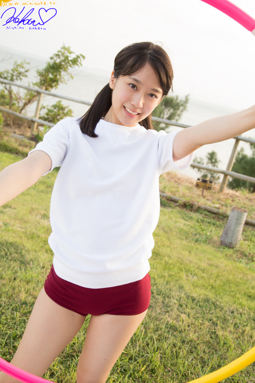 西野小春（Red Bloomers & stripes bikini）