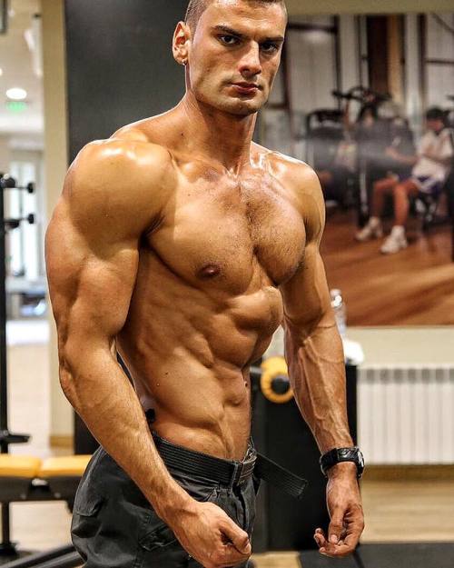 whitepapermuscle:  Valentin Mitev