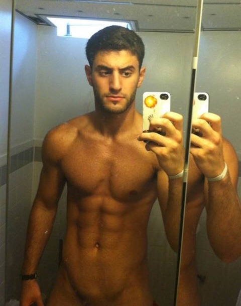 exclusivekiks:  Hot 🔥🔥🔥🔥💋💋💋💋 Follow me: http://exclusivekiks.tumblr.com/