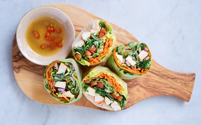foodiebooty:  Vietnamese Chicken and Vegetable Paper Wrapswith recipe (link)