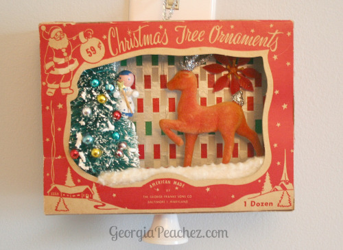 Vintage Ornament Box Diorama by suzy spence Via Flickr: Original creation from Georgiapeachez