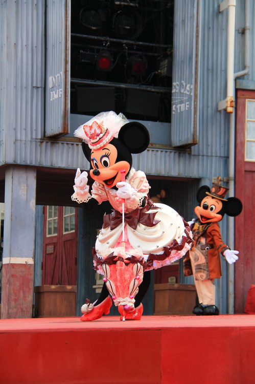 Mickey and Minnie Mouse on A Table is Waiting