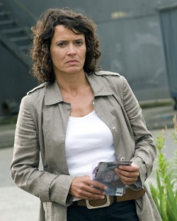 superbounduniverse:  frenchblazer: COP IN DISTRESS   Ulrike Folkerts in “Tatort”  Superbound rating: 9.75