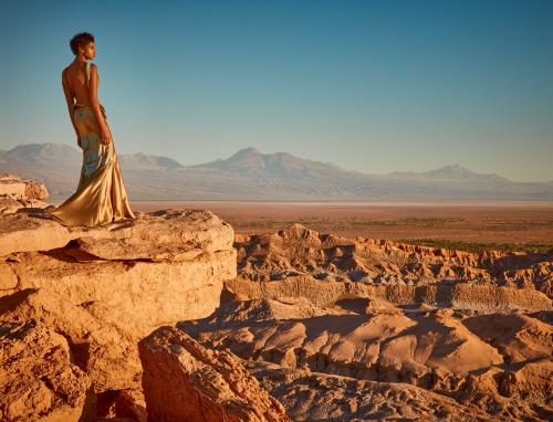 hellyeahblackmodels:  “Desert Calm” - Vogue US January 2016