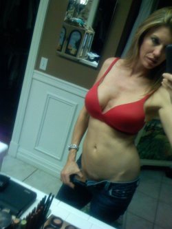 hotmompins:  Local Horny MILFs! All you do