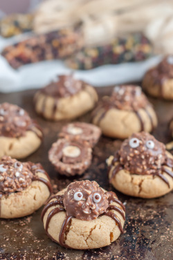 damn-good-food:  Halloween Ferrero Rocher Spider Cookies 
