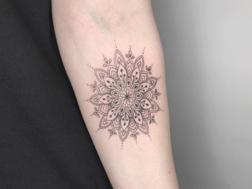 Mandala for Gemma today ✨ thanks again for coming in! #fineline #singleneedle #smalltattoo #littleta