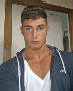 ksufraternitybrother:  VERY HANDSOME!!! 