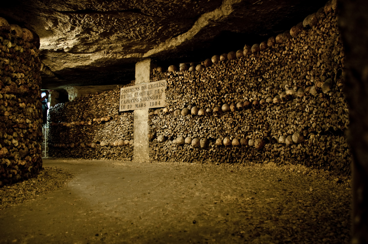 samtrak:  Les Catacombes - Paris 2012 400 ft below the surface of Paris exists one