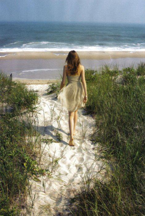 christinered:  I just cant say goodbye yet….I hate the end of the summer.Enjoy