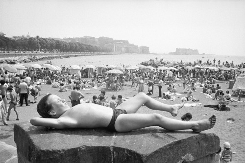 Italian Beach ScenesPhotographs by: Emiliano Granado (b. Argentina, active US; 1978–Massimo Vitali (