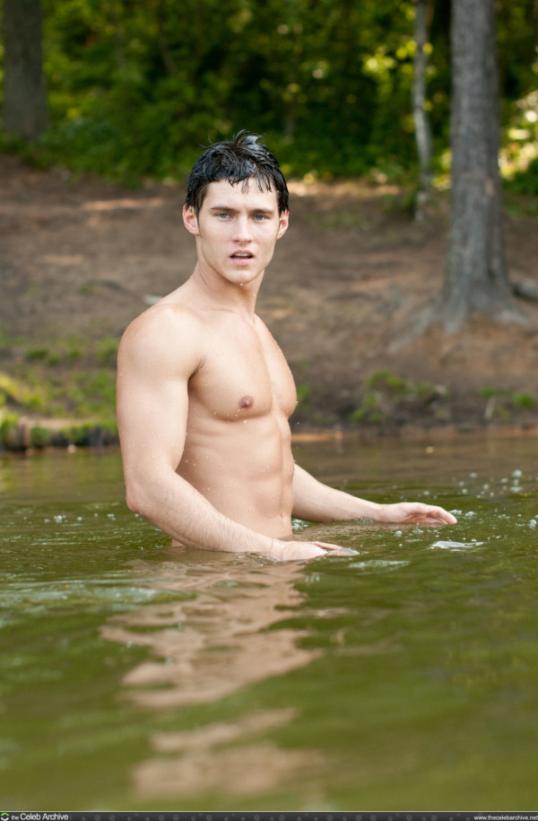 takemetobedandlosemeforever:  Anatoly Goncharov 