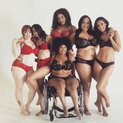 styleandcurve: #Diversity by @parfaitofficial.