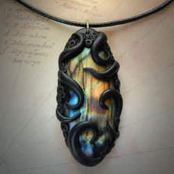 cthulhu-jewellery:  Tentacled Labradorite Necklacehttp://www.cthulhujewellery.com