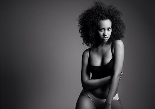 blacknaturals:  ♕ Leandra Rivera   Damn
