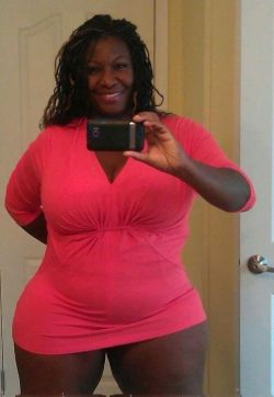thickerisbetter:  Thickness Appreciation!!! No info. Inbox me if you do and you’ll see more.   http://www.thickerisbetter.tumblr.com
