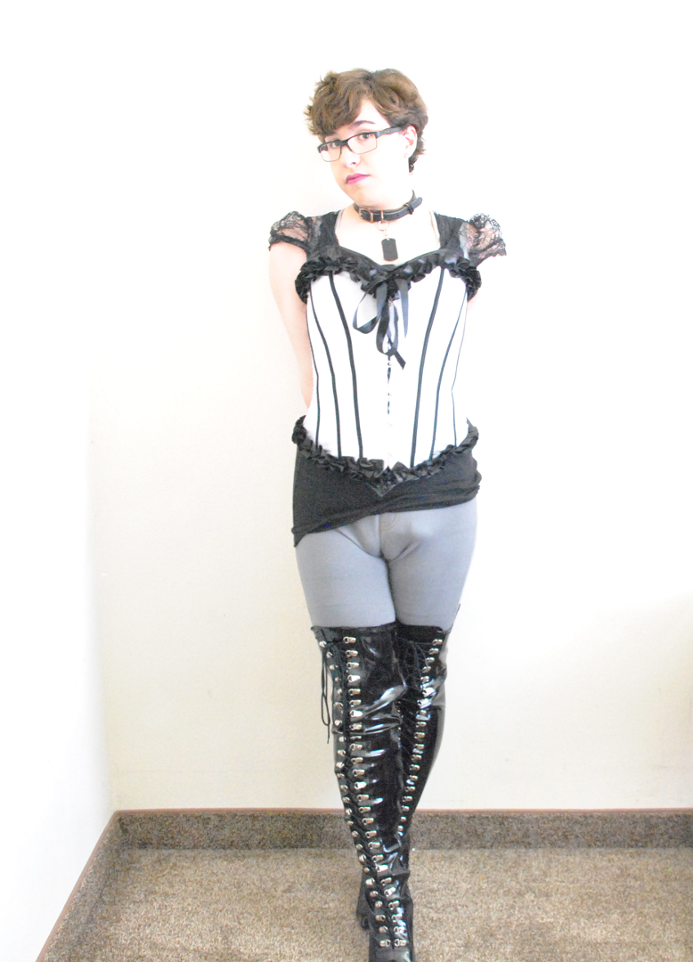 kittafterdark:  Tight CorsetFelt like doing something provocative &lt;3 