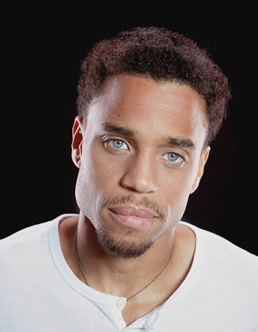 words-writ-in-starlight: missymalice:  spxceselkie:  anyway!!!! allow me to present michael ealy as clark kent: he’s got the baby blues: he’s got the great smile: he’s a dork: here he is in glasses: pls imagine this face directed at lois lane: and