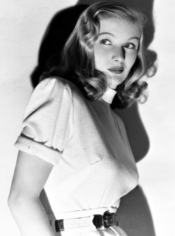 Fuckindiva:  Veronica Lake For The Blue Dahlia, 1946