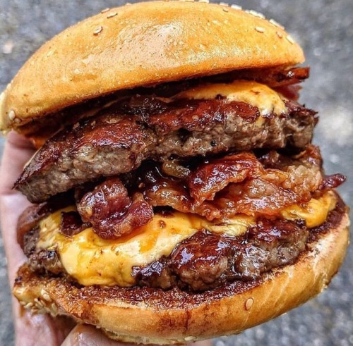 Porn photo inbetweenbuns:  Now this is a burger