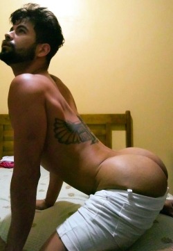 adictoalosculones:Que pinche hoyototototote tan delicioso del puto de Max (delicious and juicy hole Max)