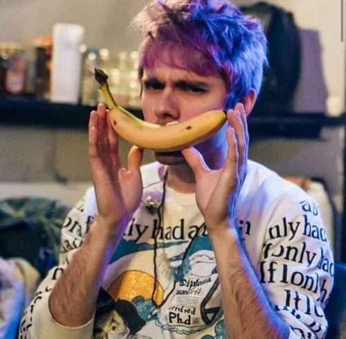 pictures of awsten that i find adorable