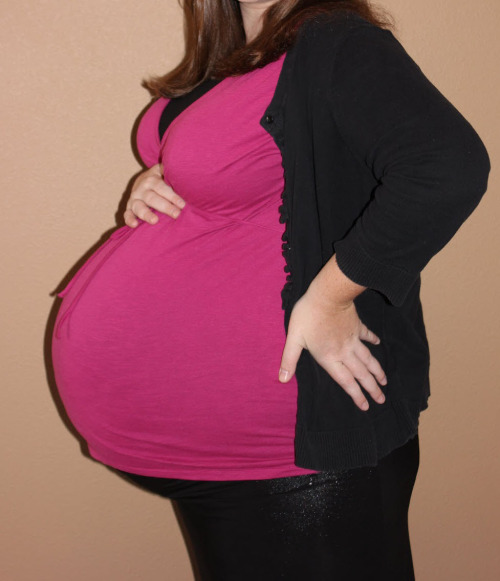 preg56i: childbirthwoman:  39 week belly adult photos