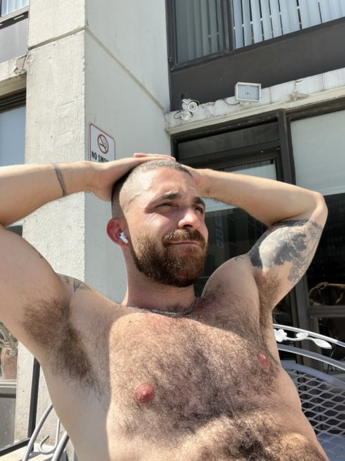 https://hairysweatysmelly.tumblr.com/post/703504824309891072