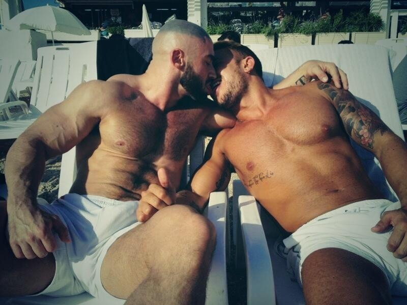 Blond-Built-Bearded
