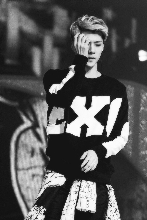 sehlestial:  33 | ENDLESS B/W EXO EDITS. 