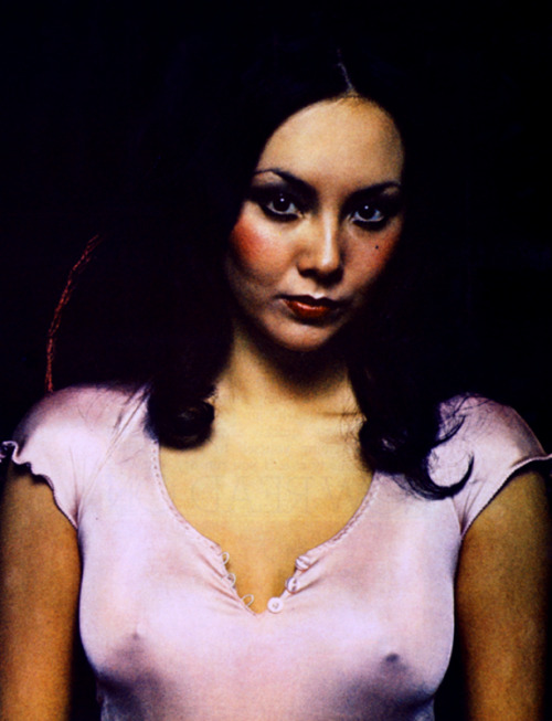 Marie Helvin, 1975