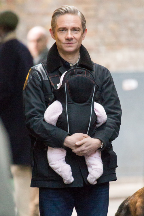 【HQ】Benedict Cumberbatch and Martin Freeman filming scenes for ‘Sherlock’ in London&rsqu