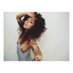 lemme-holla-at-you:  http://lemme-holla-at-you.tumblr.com/ 