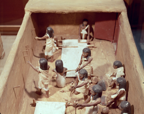 Model of a weaving workshop Funerary model of a weaving workshop, from the Tomb of Meketre (TT280). 