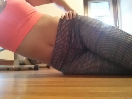 ynglatinmilf:  Gettin it in before getting ready for work!!Please follow and reblogYnglatinmilf.Tumblr.com