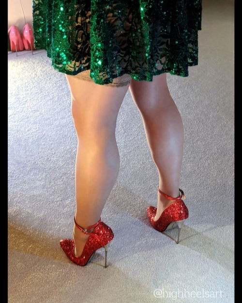 St. Patrick’s Day#happystpatricksday #stpatricksday #highheels #highheelpumps #anklestraps #