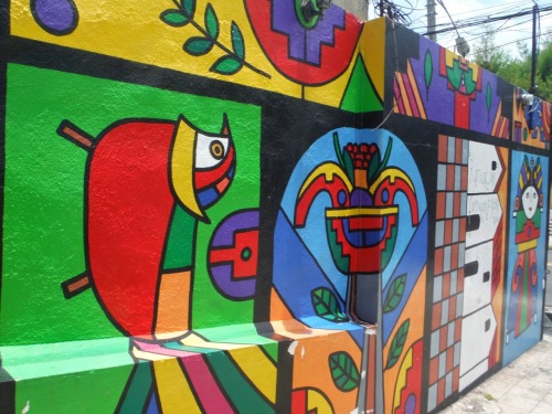 l-a-t-i-n-x:  glacially:  Murals in El Salvador  (Photos do not belong to me)