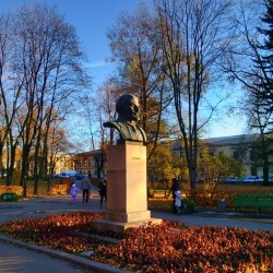 ЛучеЗакатный #Ильич #красавчик #Lenin #Ilyich #monument #Gatchina #Russia #Гатчина #Россия