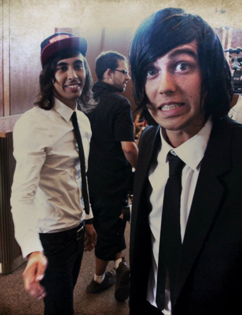 sleeping-with-sirens-omf:  Kellic Quentes (All credit goes to the photographers.