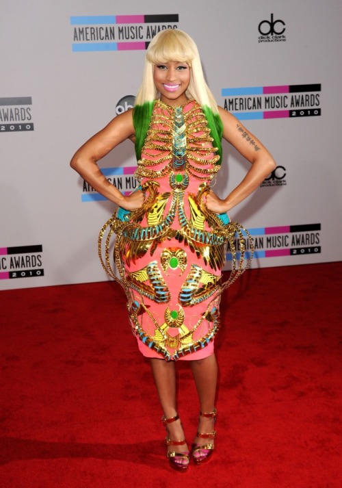andrewskis:  I miss Nicki’s  colorful craziness sometimes..