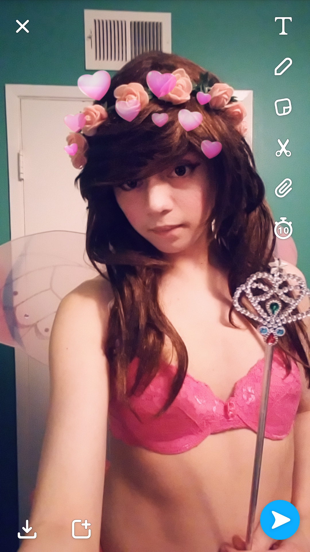 sissyboydani19:   My kik: Dani32x