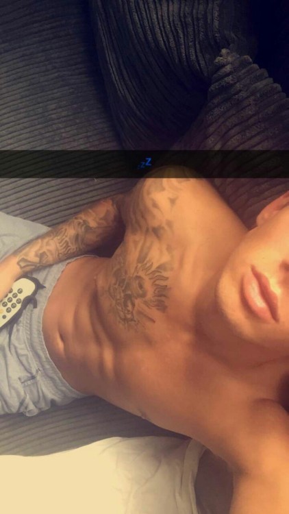 guytography:  Jude More ShirtlessTake a look at the last three pics. Do ya’ll see what I see?