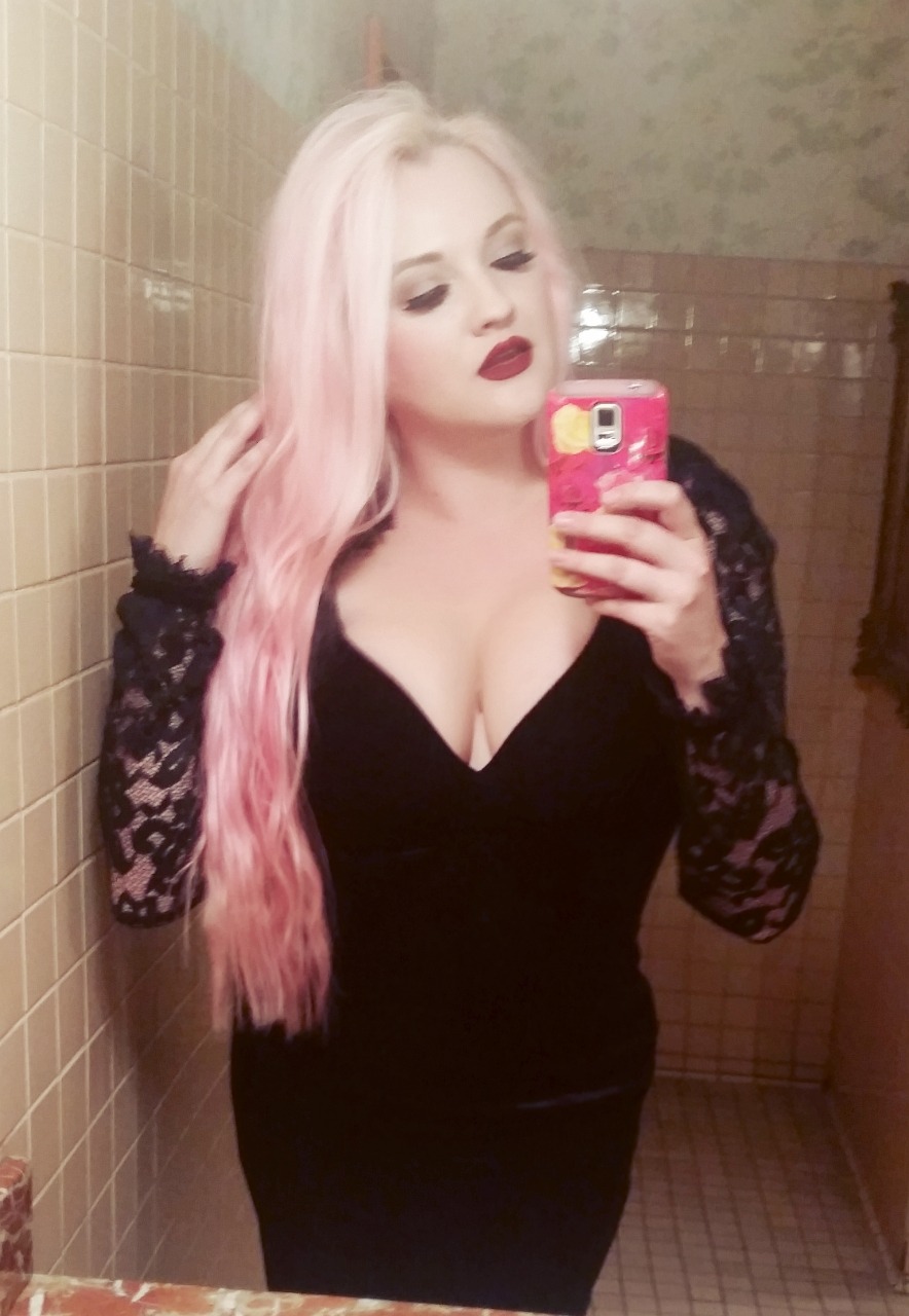 disneylandsprincess:  Pinupgirlclothing holiday party!  So in love with the Gilda