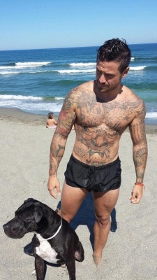 tattooedhunks:  Hot men near you are looking