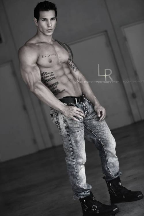 muscle-addicted:  Alan Valdez