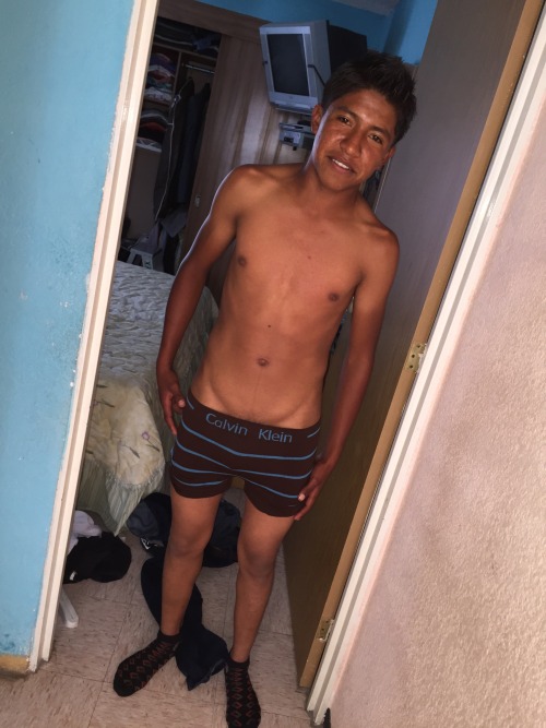 lokiyomxm:  Chavito mayate rico ummmmm 